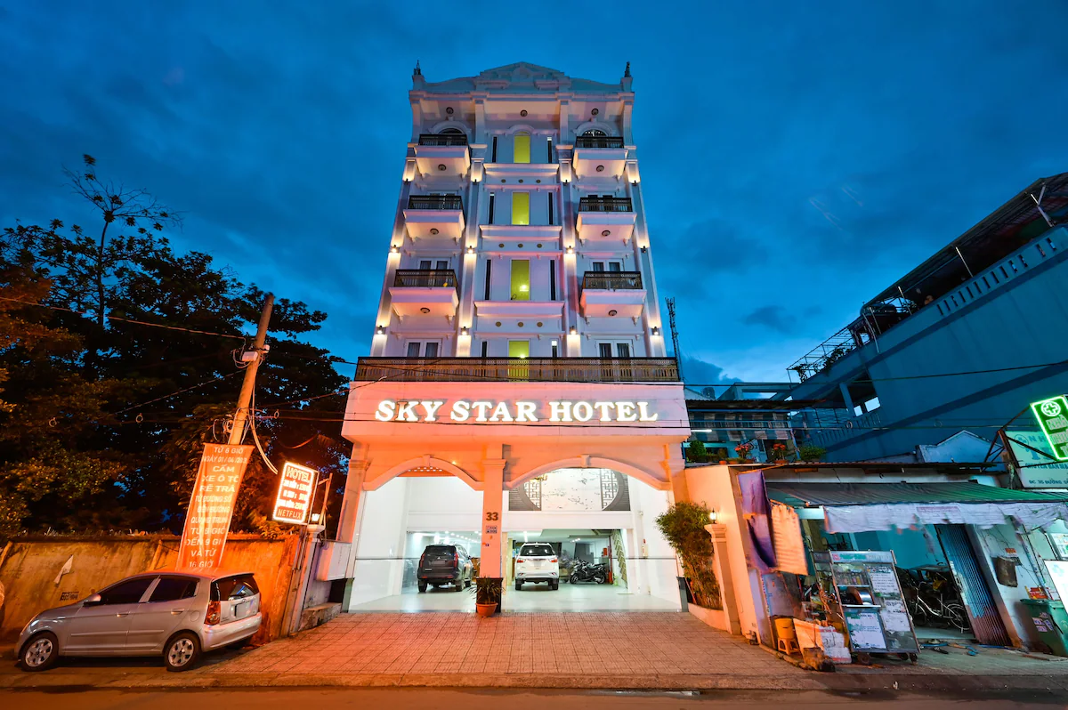 Sky Star Hotel: Giá phòng, địa chỉ và cách đặt phòng